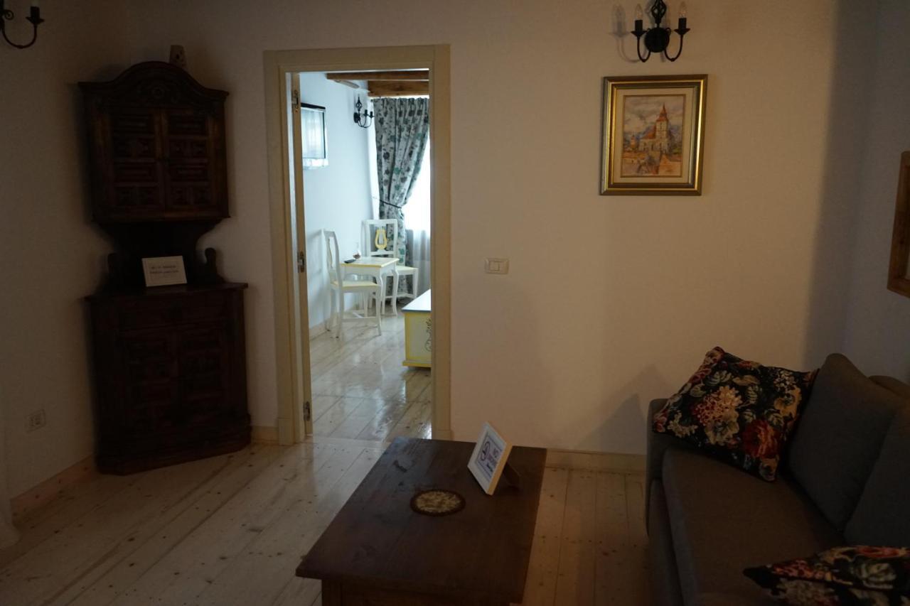 Crown Of Karolina Apartment บราชอฟ ภายนอก รูปภาพ